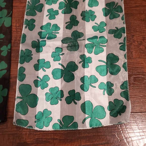 Lot of 3 Notre Dame Irish Women's shamrock scarf accessory - Picture 3 of 5